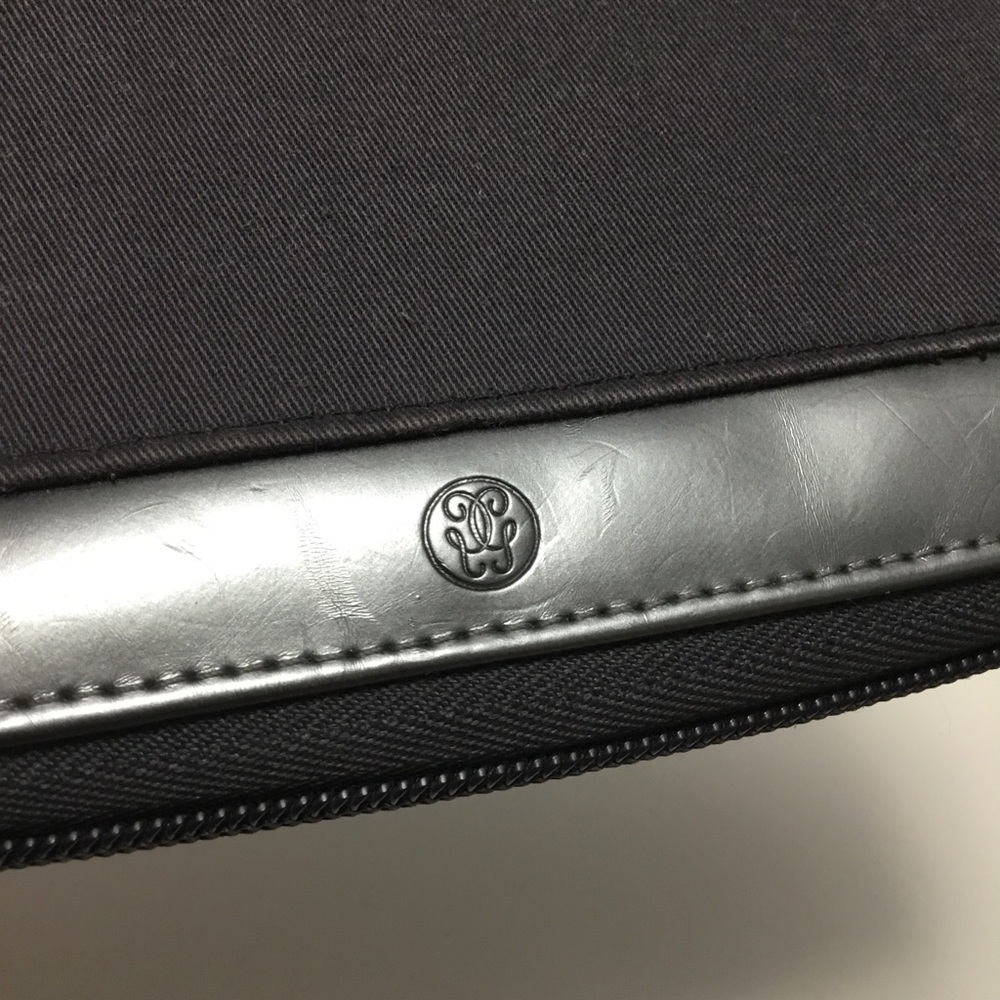 Guerlain Wallet - Picture 9 of 16